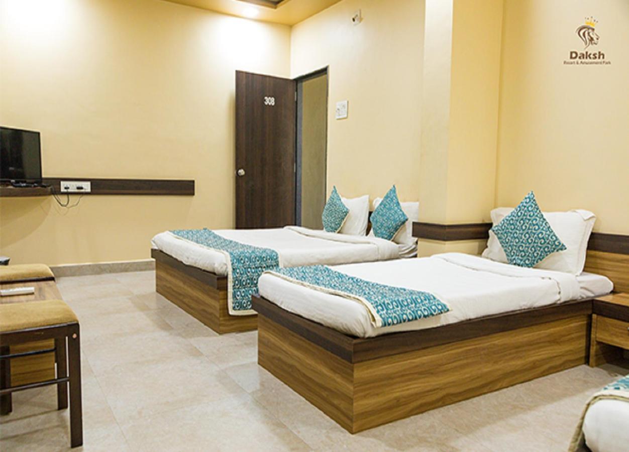 Hotel Somnath Daksh Exterior photo