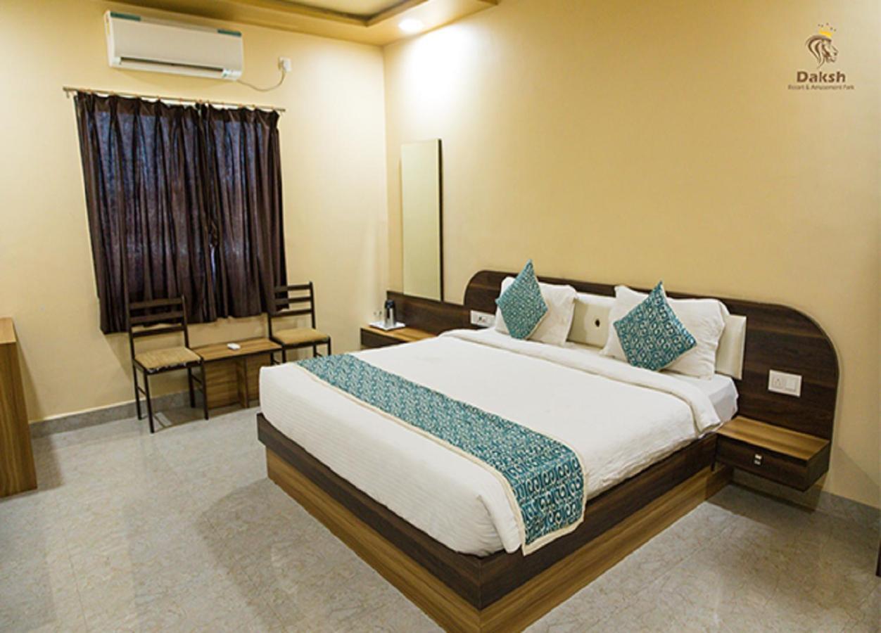 Hotel Somnath Daksh Exterior photo