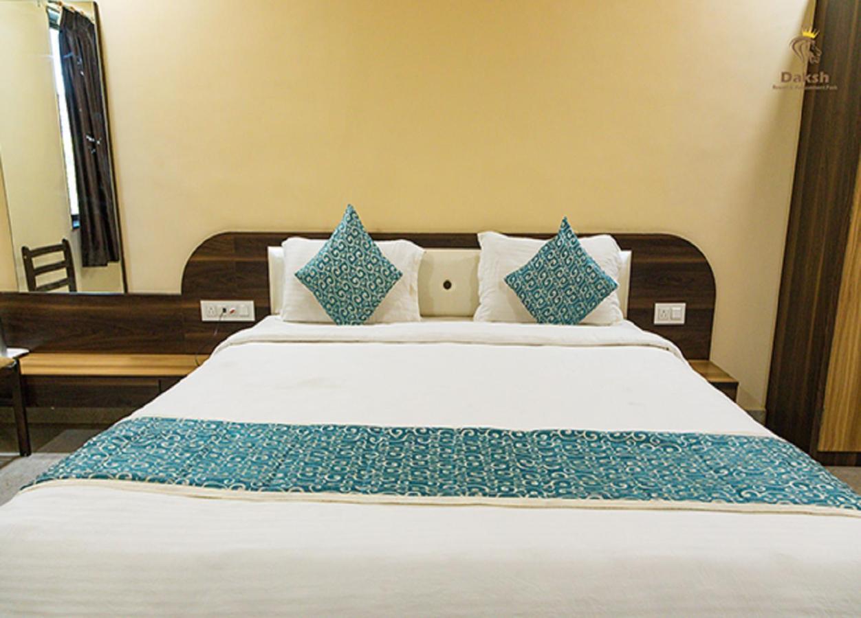Hotel Somnath Daksh Exterior photo