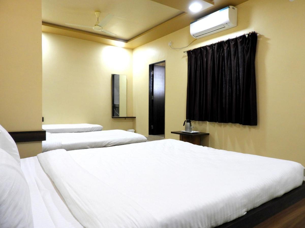 Hotel Somnath Daksh Exterior photo