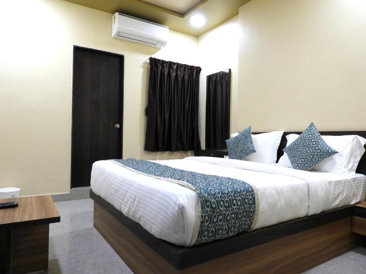 Hotel Somnath Daksh Exterior photo